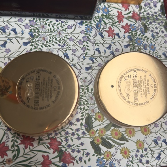 NIB GUCCI FLORA & makeup gift set. Never used. Not available for sale in stores. - Picture 3 of 4